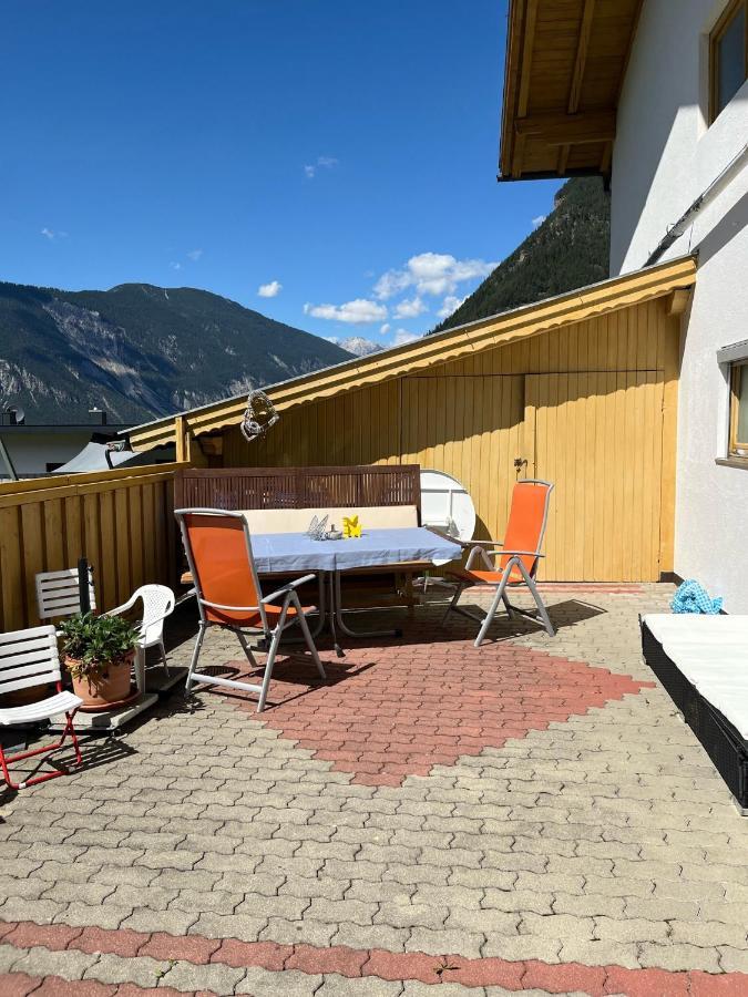 Apart Schoene Aussicht Sautens Exteriör bild